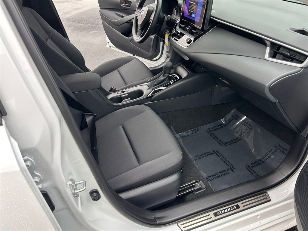 Used 2025 Toyota Corolla LE image 22