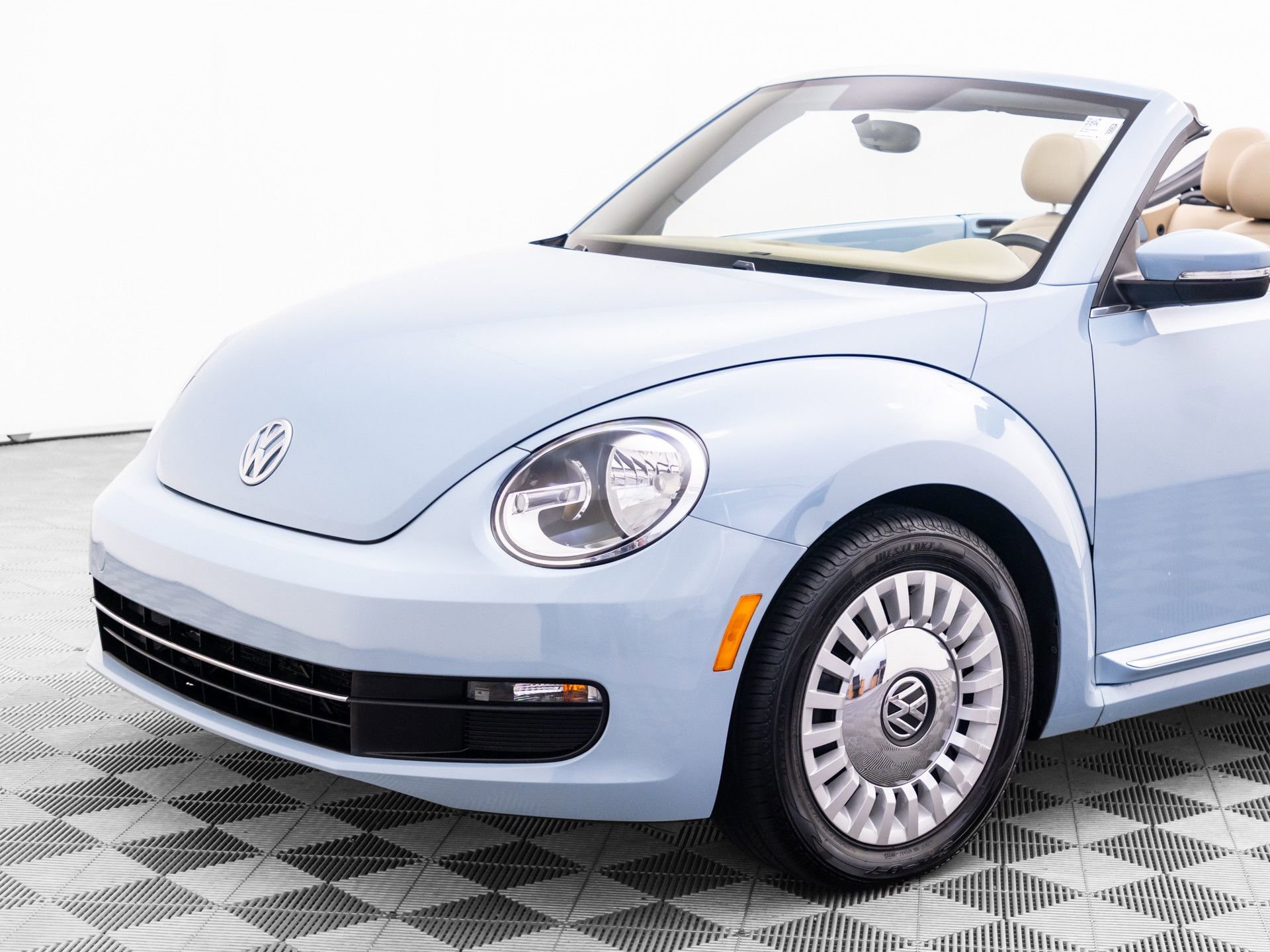 Used 2013 Volkswagen Beetle 2.5 FWD image 22