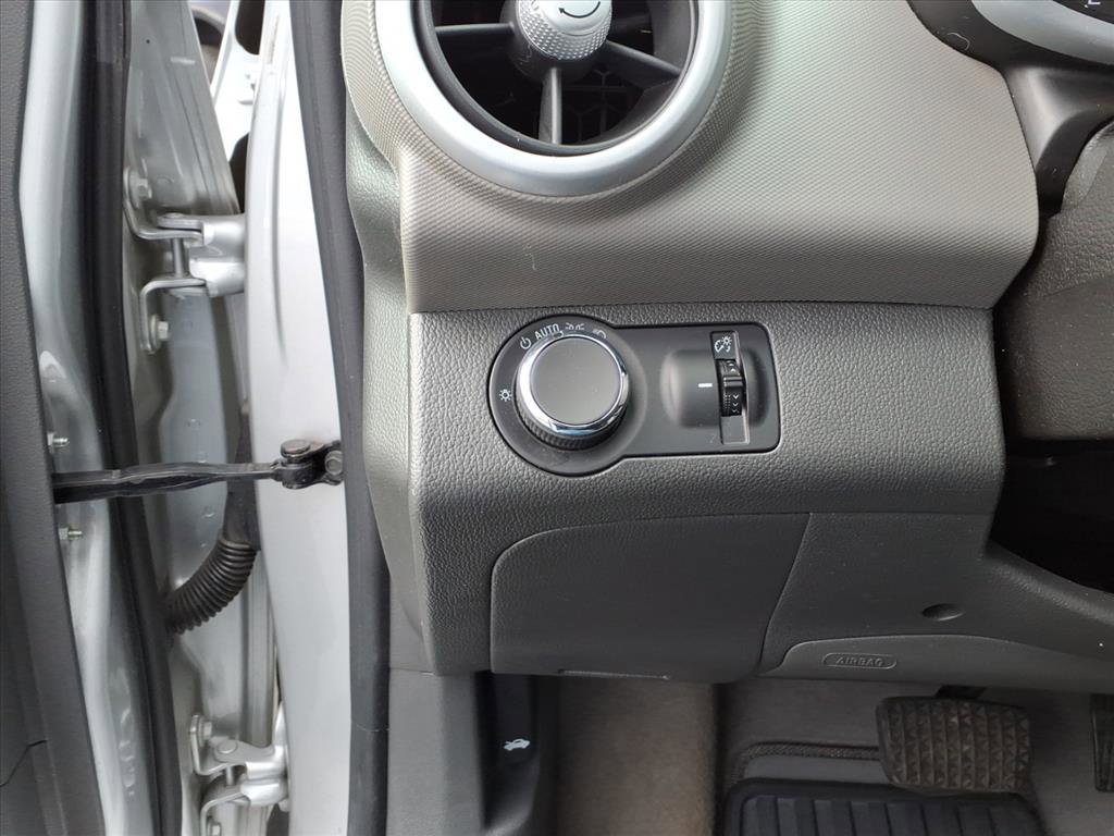 Used 2020 Chevrolet Sonic LT w/ Convenience Package image 13