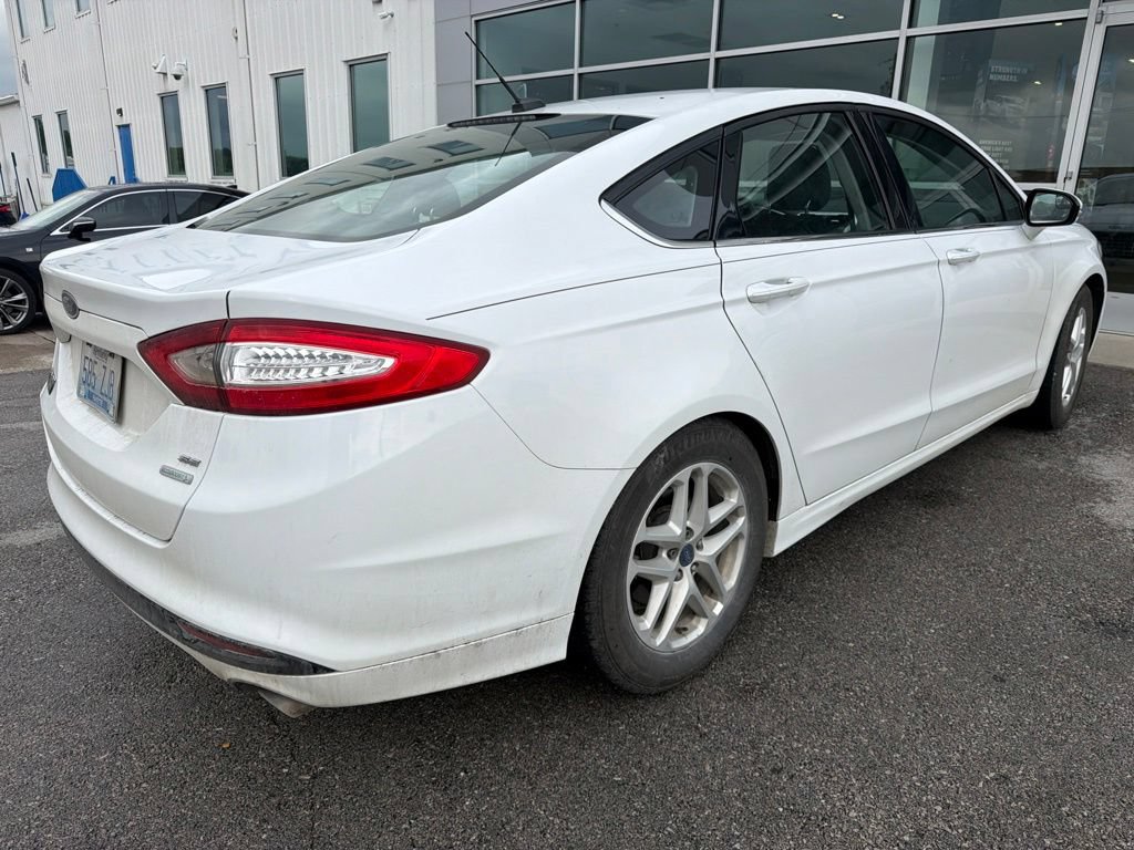 Used 2014 Ford Fusion SE FWD image 3