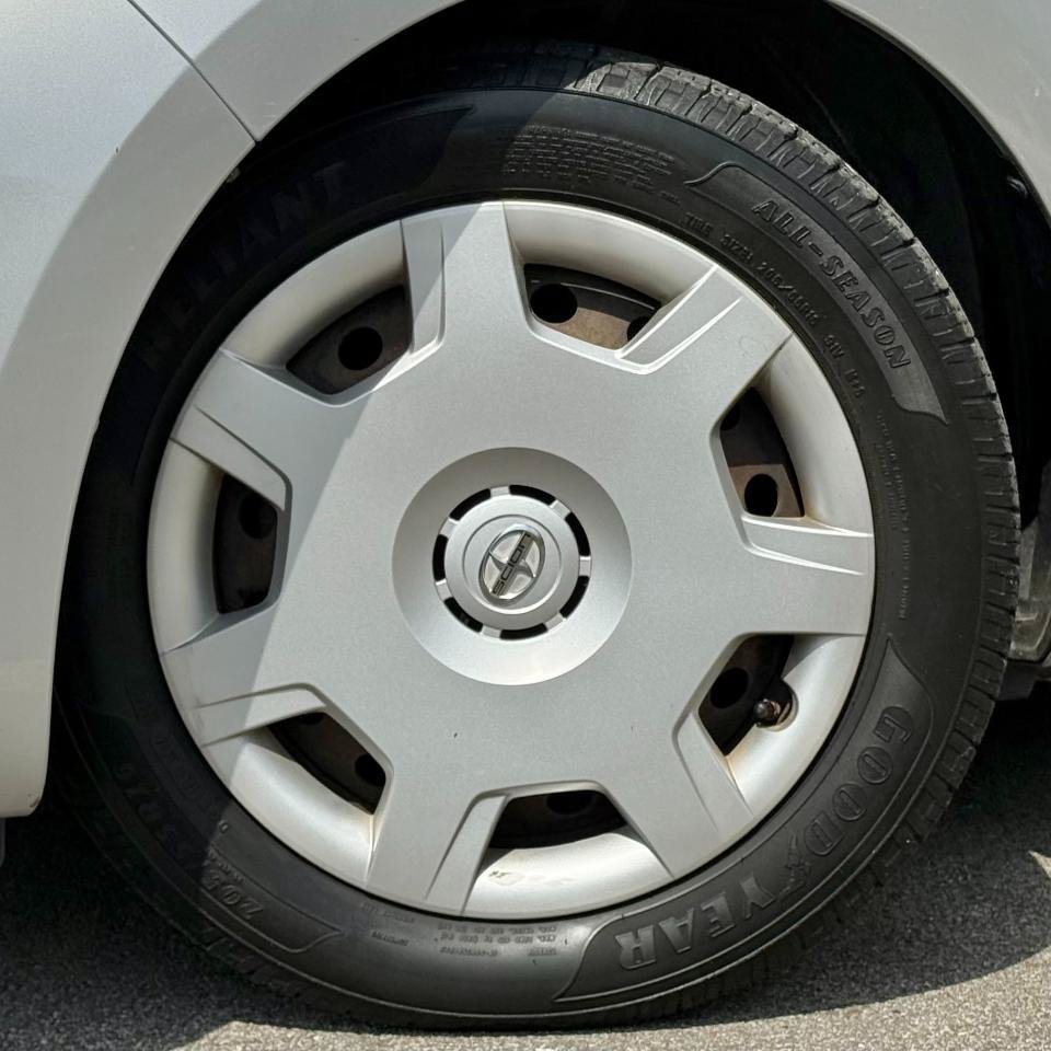 Used 2012 Scion xB FWD image 19