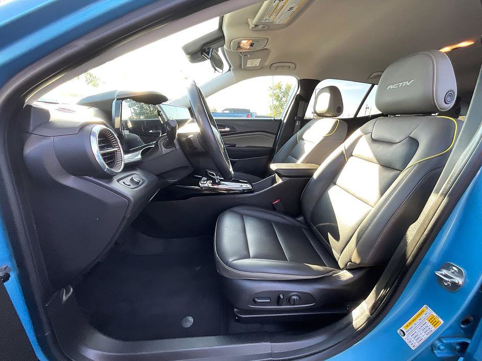 Used 2025 Chevrolet Trax ACTIV w/ Driver Confidence Package FWD image 4