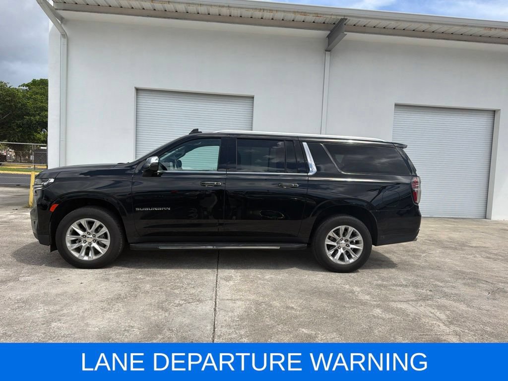 Used 2023 Chevrolet Suburban Premier RWD image 4