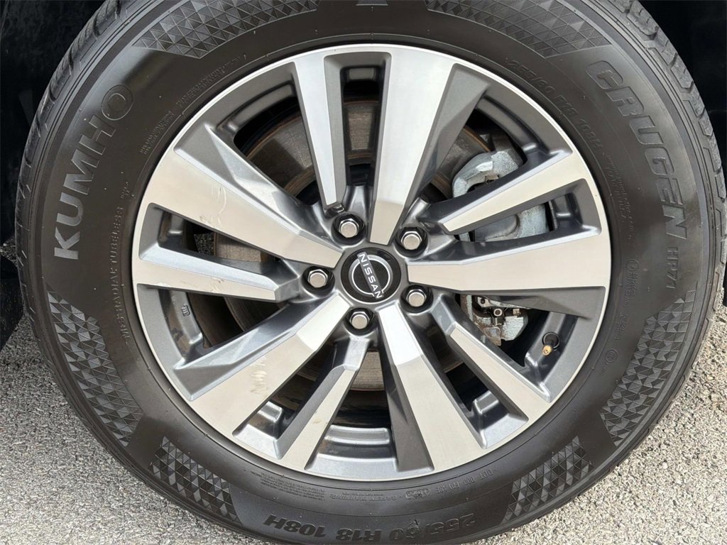 Used 2023 Nissan Pathfinder SL w/ Black Appearance Package image 11