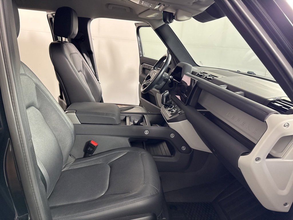 Used 2023 Land Rover Defender 130 S image 21