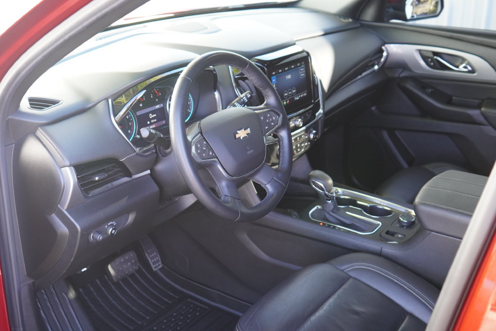 Used 2023 Chevrolet Traverse LT AWD/4WD image 12