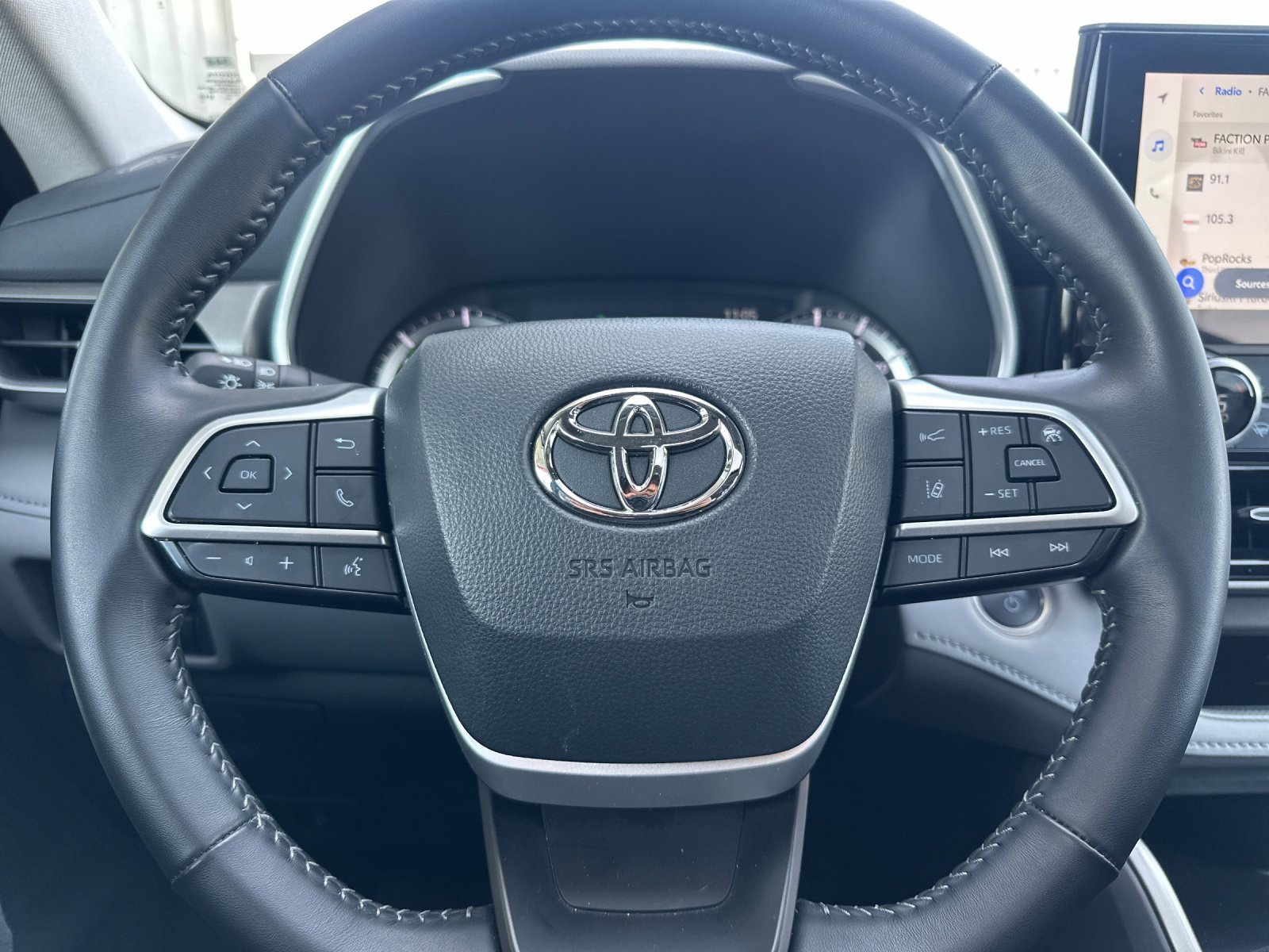 Used 2025 Toyota Highlander XLE image 23