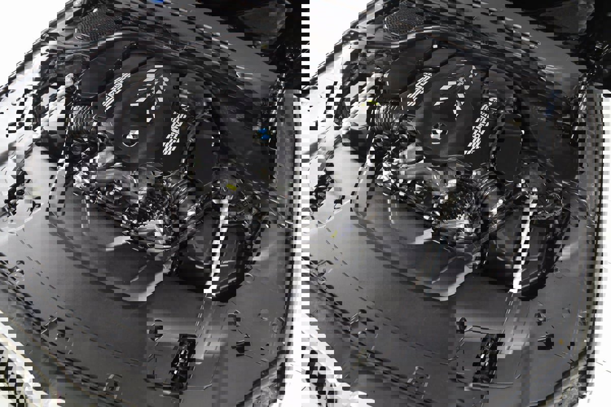 Used 2022 BMW 750i xDrive w/ M Sport Package image 24