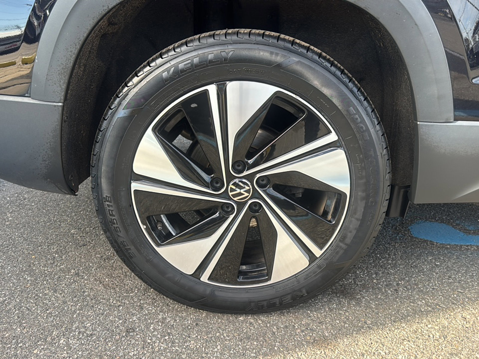 Used 2024 Volkswagen Taos SE image 40