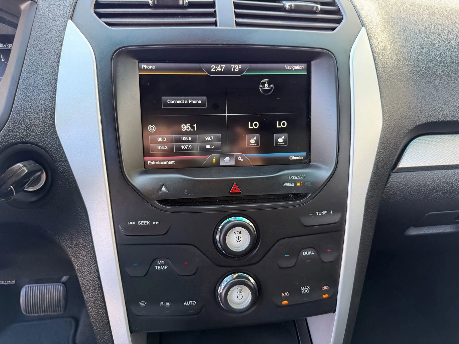 Used 2015 Ford Explorer XLT w/ Equipment Group 202A AWD/4WD image 43