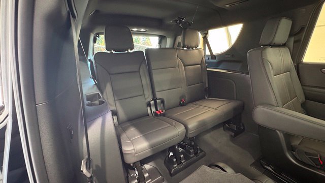 New 2026 Chevrolet Suburban High Country w/ Sun And Tow Package AWD/4WD image 31
