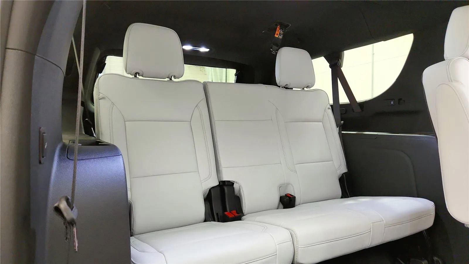 New 2026 Chevrolet Suburban Premier image 37