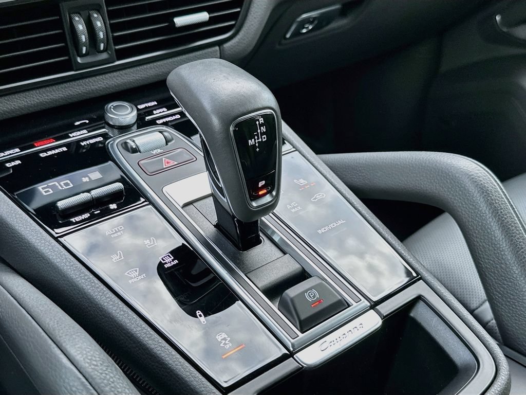 Certified 2020 Porsche Cayenne E-Hybrid AWD/4WD image 19