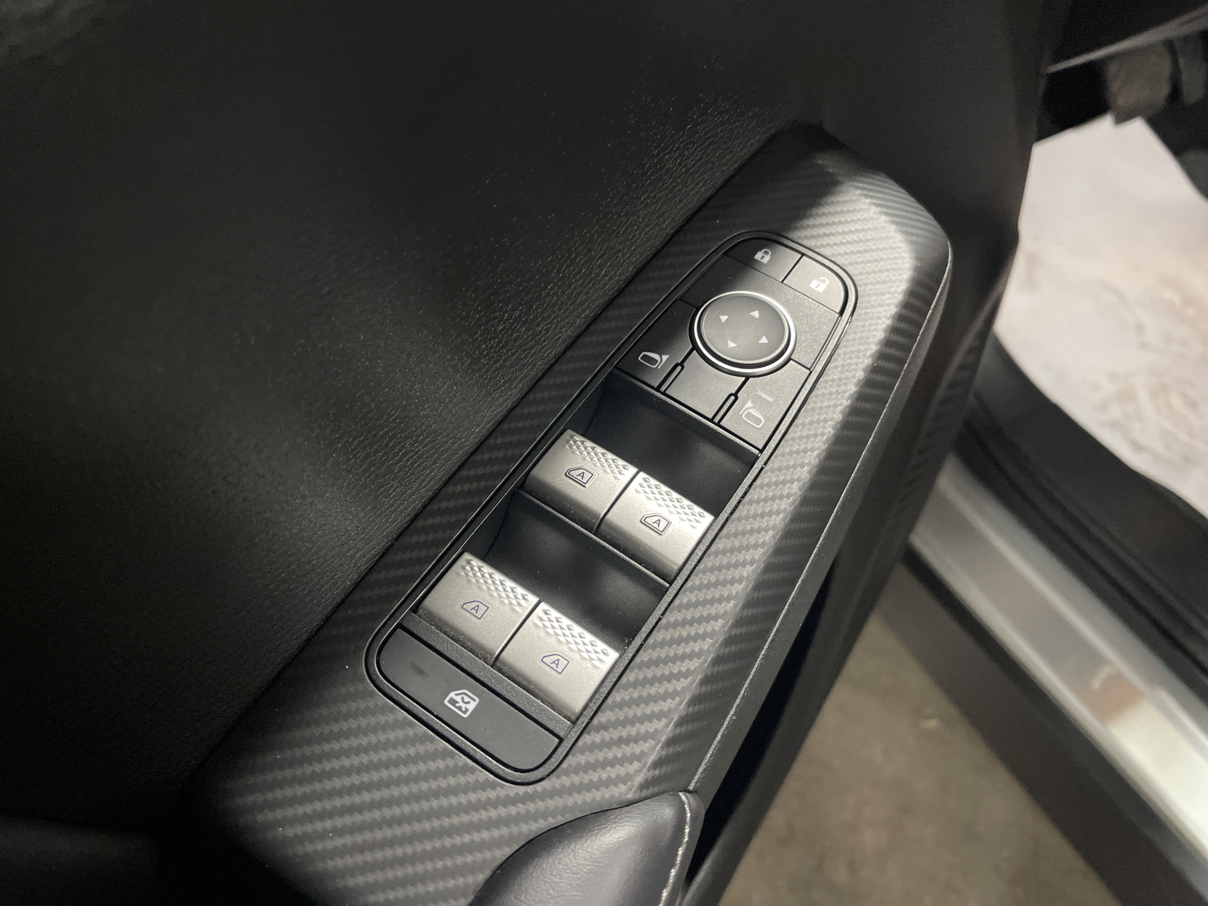 Used 2022 Mitsubishi Outlander SE image 8