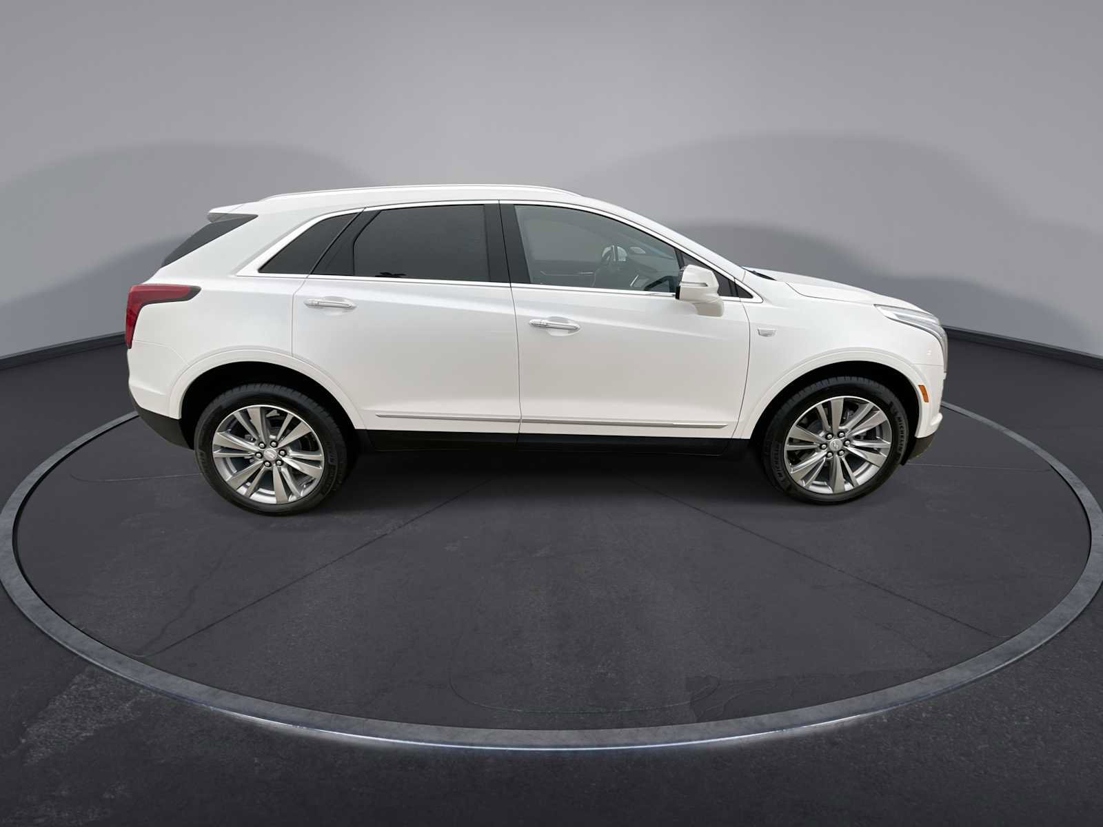 Used 2025 Cadillac XT5 Premium Luxury image 9