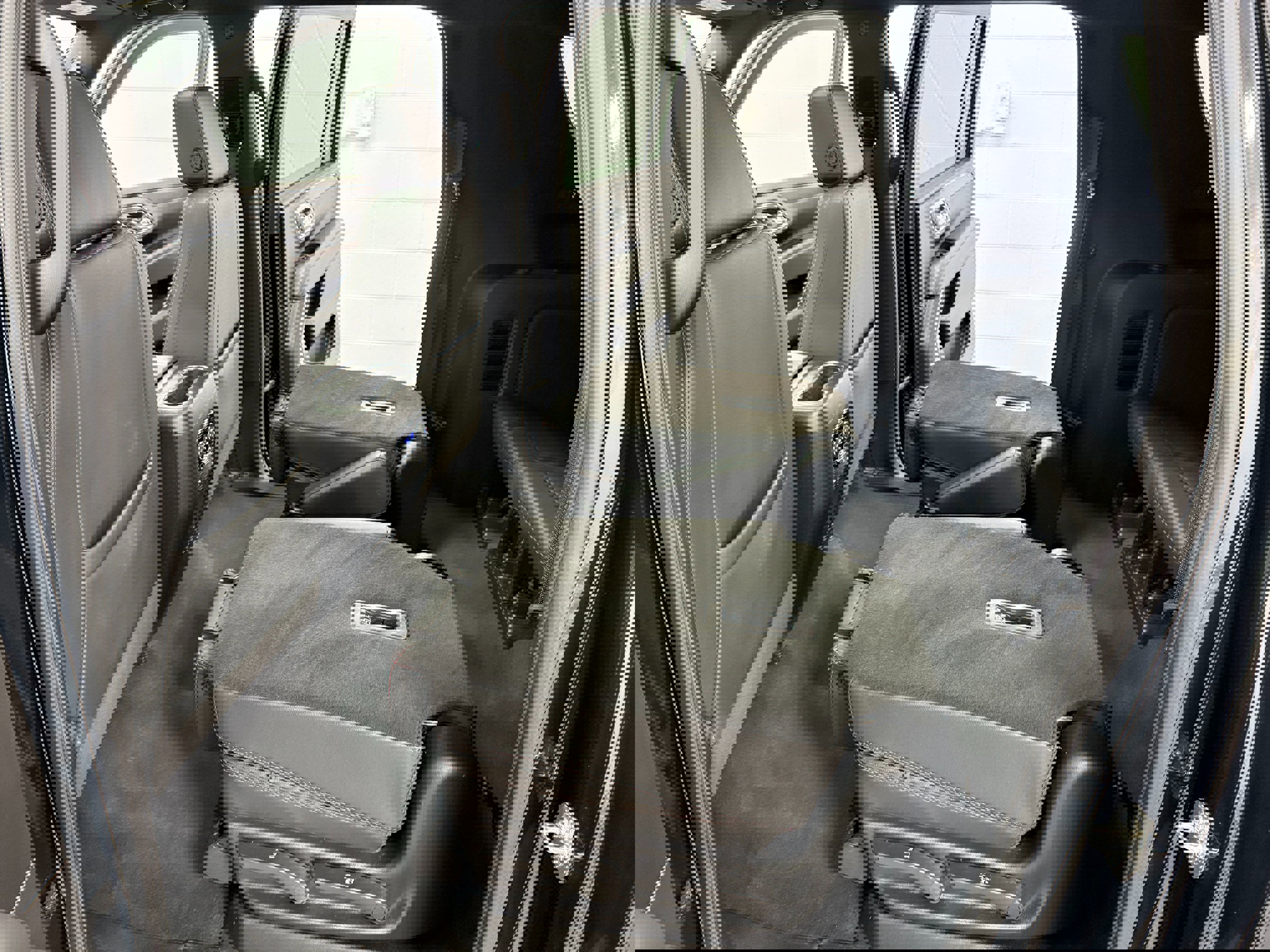 Used 2024 Chevrolet Suburban RST w/ Luxury Package image 18