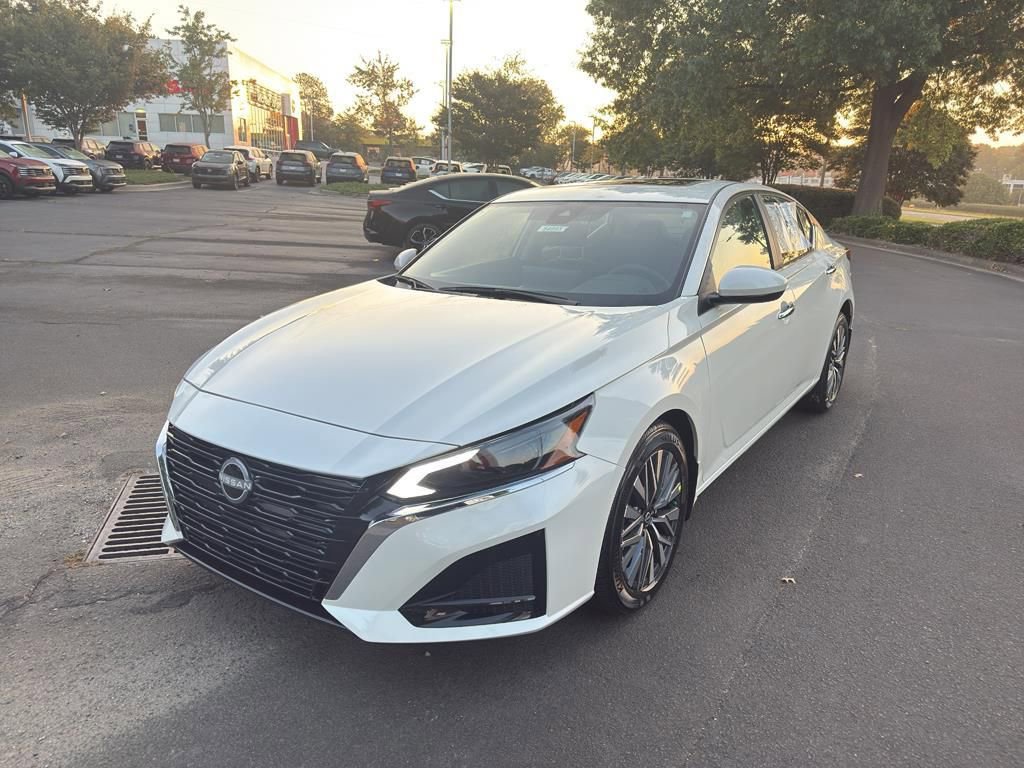 New 2025 Nissan Altima 2.5 SV w/ SV Premium Package image 3