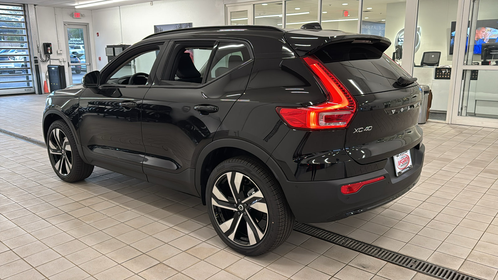New 2026 Volvo XC40 B5 Ultra w/ Protection Package Premier AWD/4WD image 7