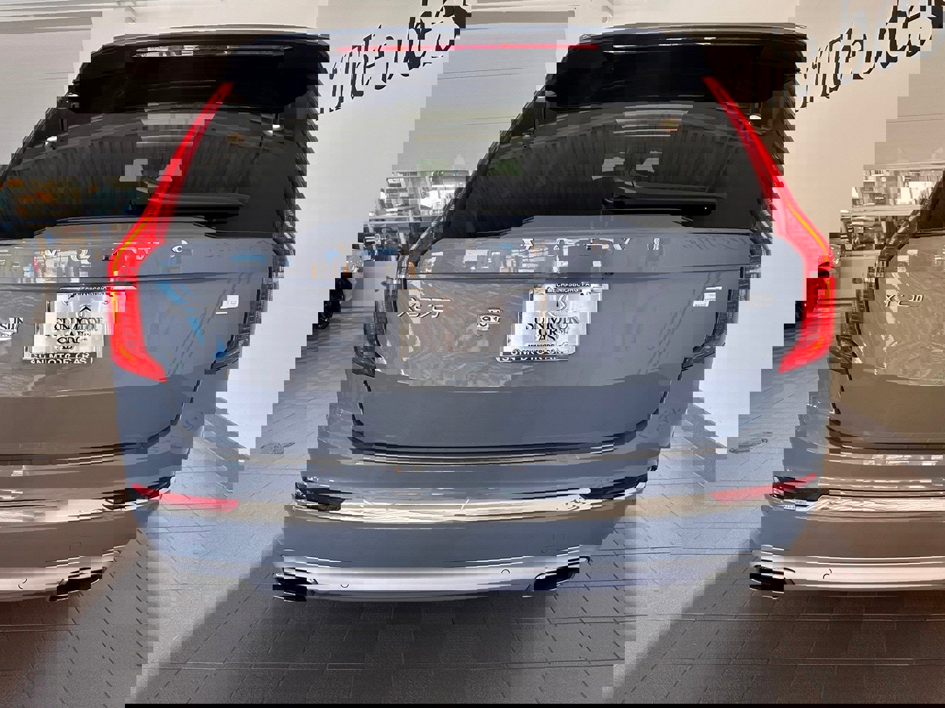 Used 2021 Volvo XC90 T8 Inscription Expression w/ Climate Package image 5