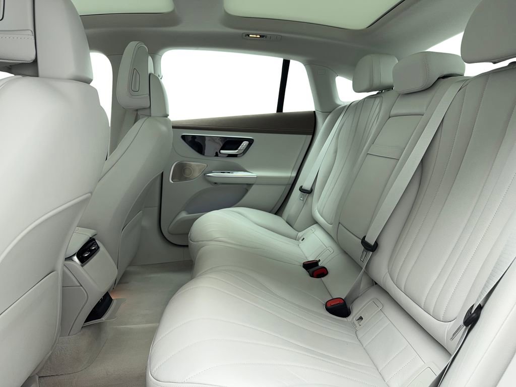 Used 2023 Mercedes-Benz EQE 500 4MATIC Sedan image 42