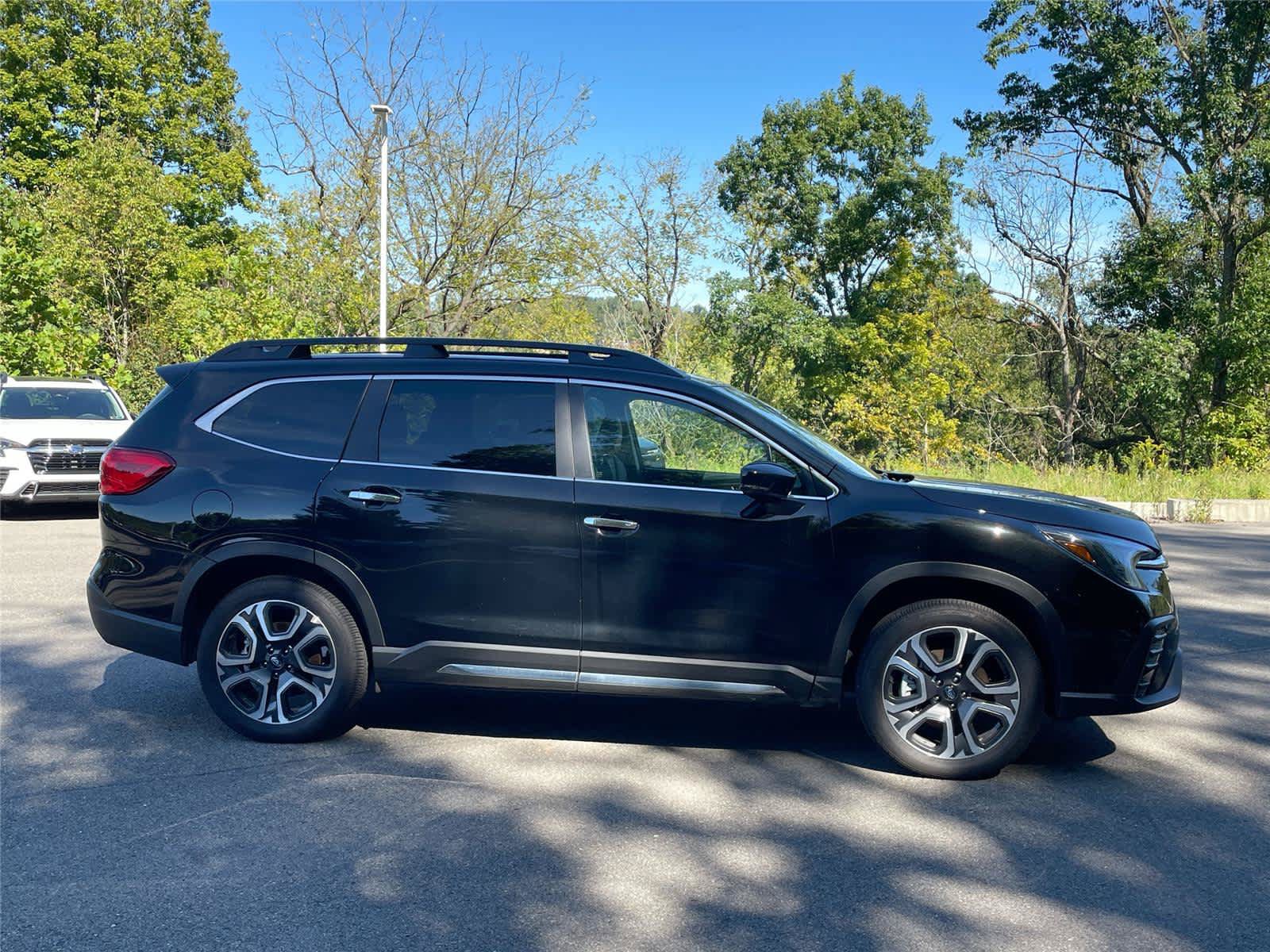 Used 2026 Subaru Ascent Touring AWD/4WD image 3