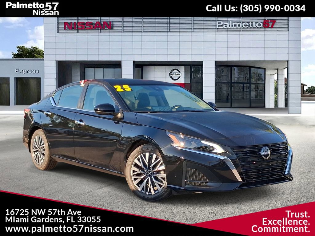 Used 2025 Nissan Altima 2.5 SV w/ SV Premium Package FWD image 1