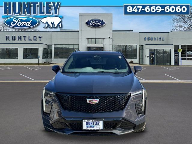 Used 2024 Cadillac XT4 Sport image 3