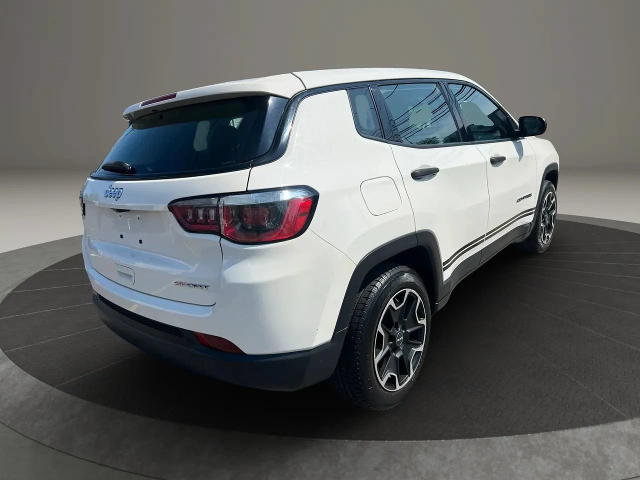 Used 2019 Jeep Compass Sport FWD image 5