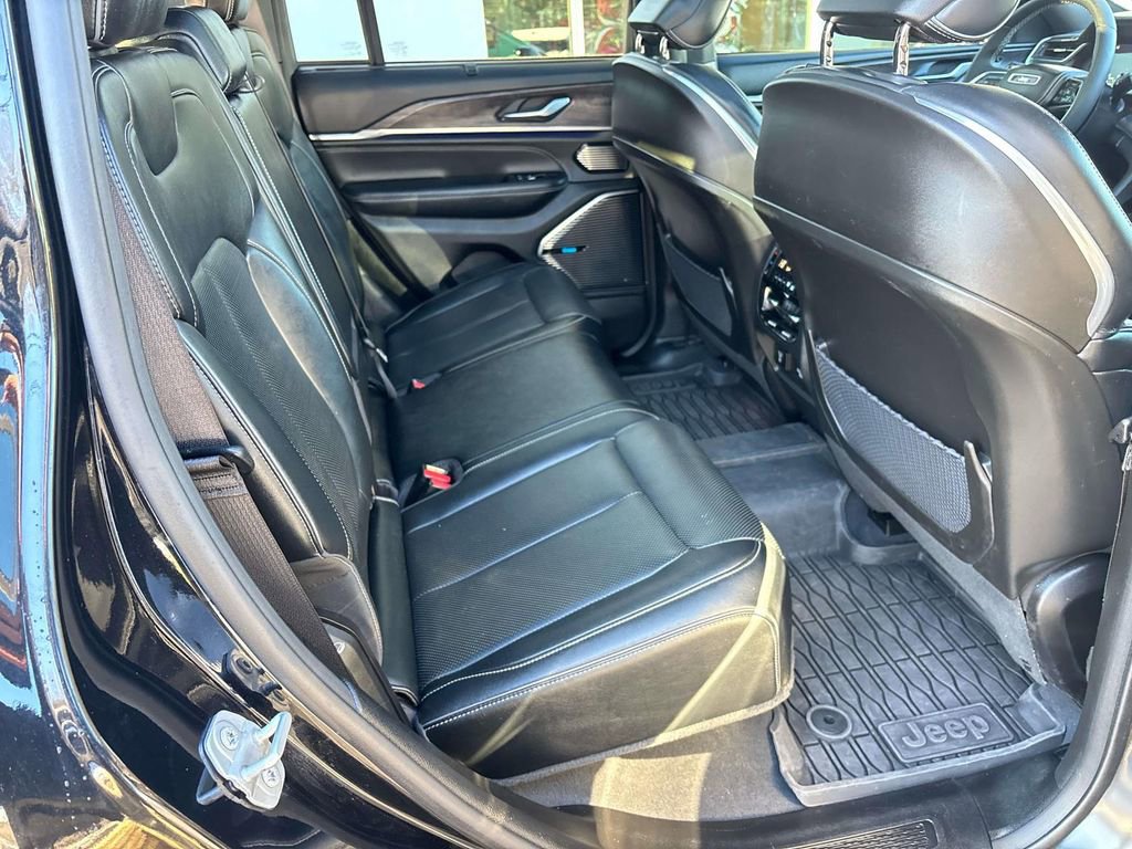 Used 2023 Jeep Grand Cherokee Overland w/ Luxury Tech Group IV image 14