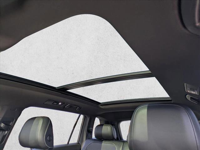 Used 2022 Volkswagen Tiguan SE R-Line image 15