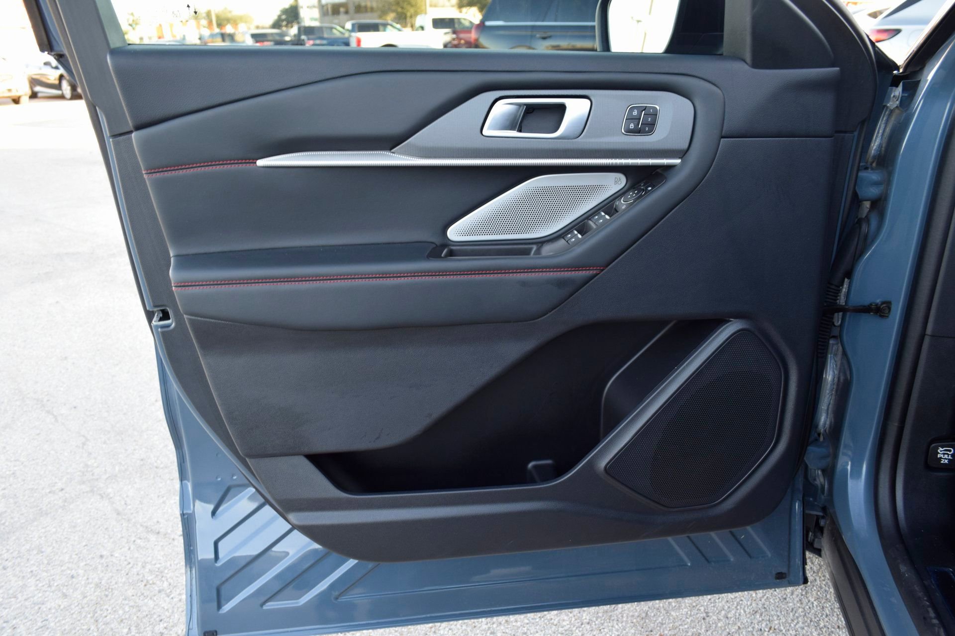 Certified 2025 Ford Explorer ST image 19