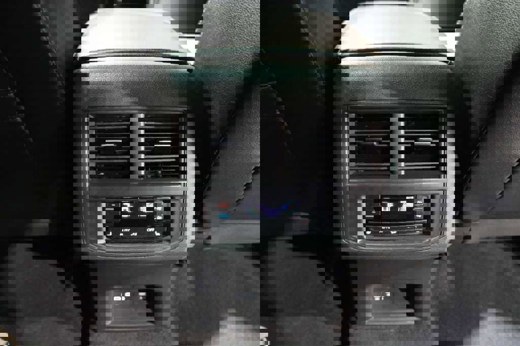 Used 2021 Volkswagen Atlas SEL Premium image 29