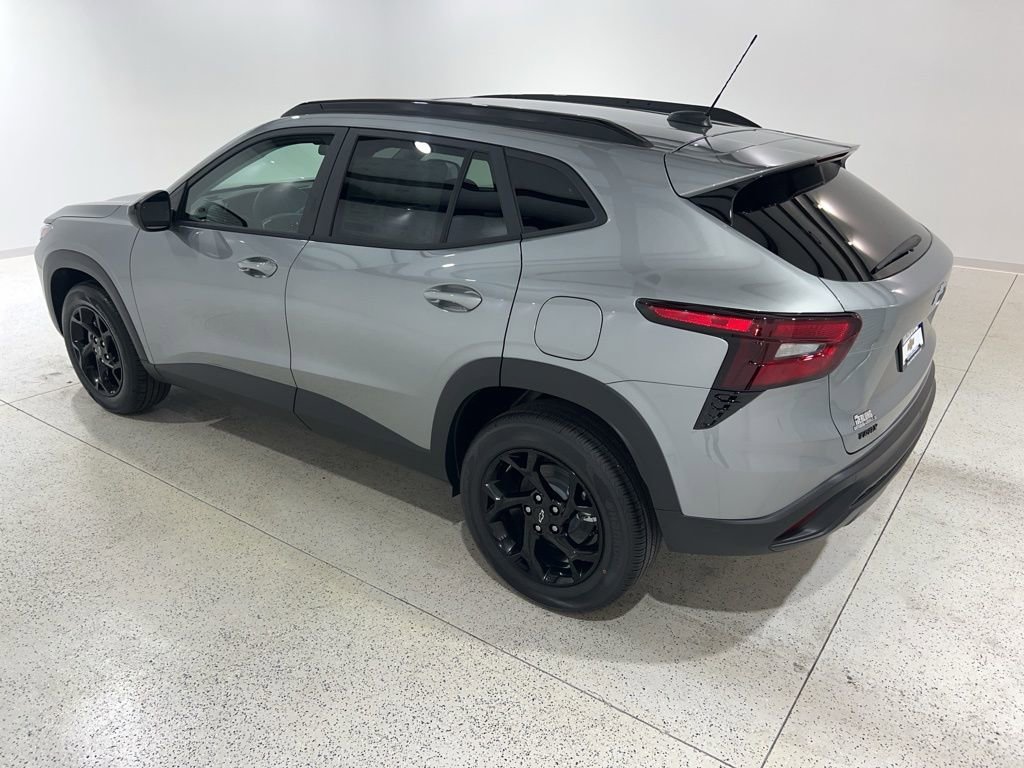 New 2026 Chevrolet Trax LT w/ Sunroof Package FWD image 3