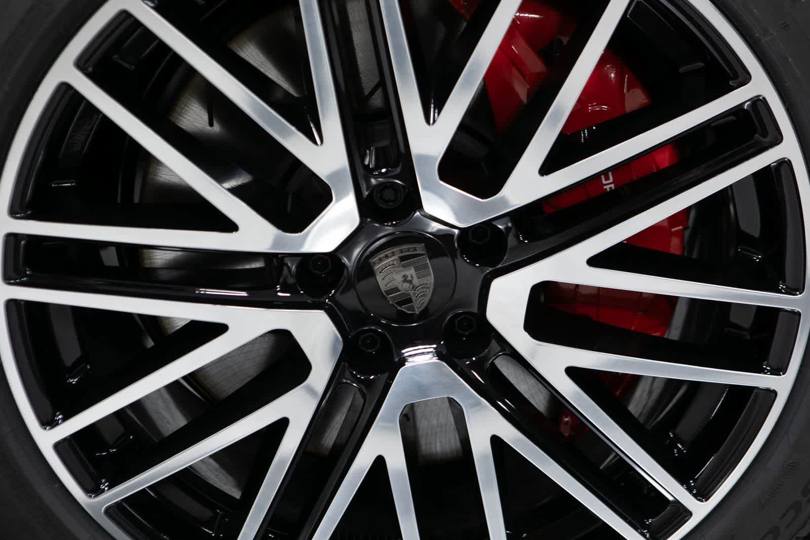 New 2026 Porsche Cayenne Turbo AWD/4WD image 11