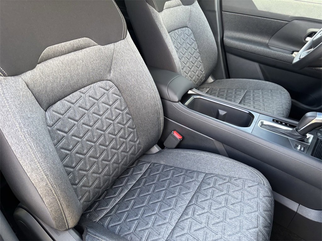 New 2026 Nissan Kicks SV image 8