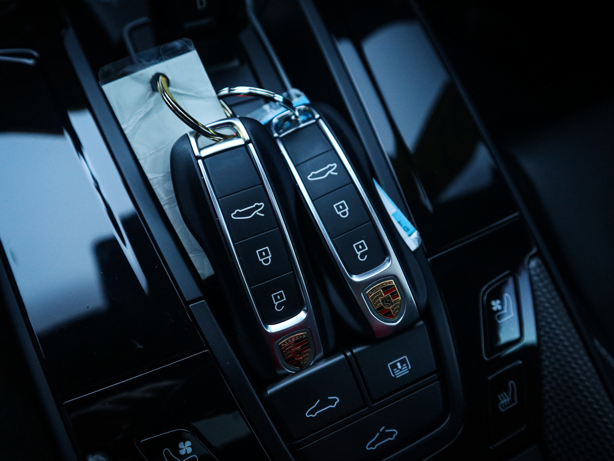 Used 2025 Porsche 911 Carrera 4 GTS image 38