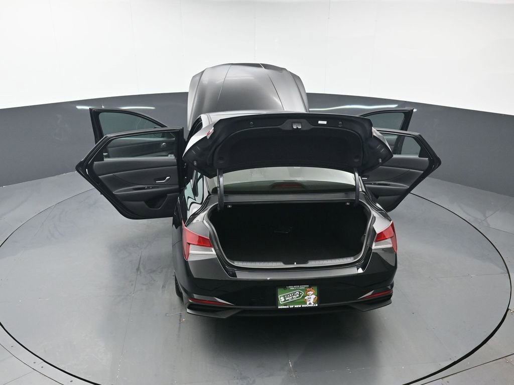 Used 2023 Hyundai Elantra SEL w/ Convenience Package FWD image 43