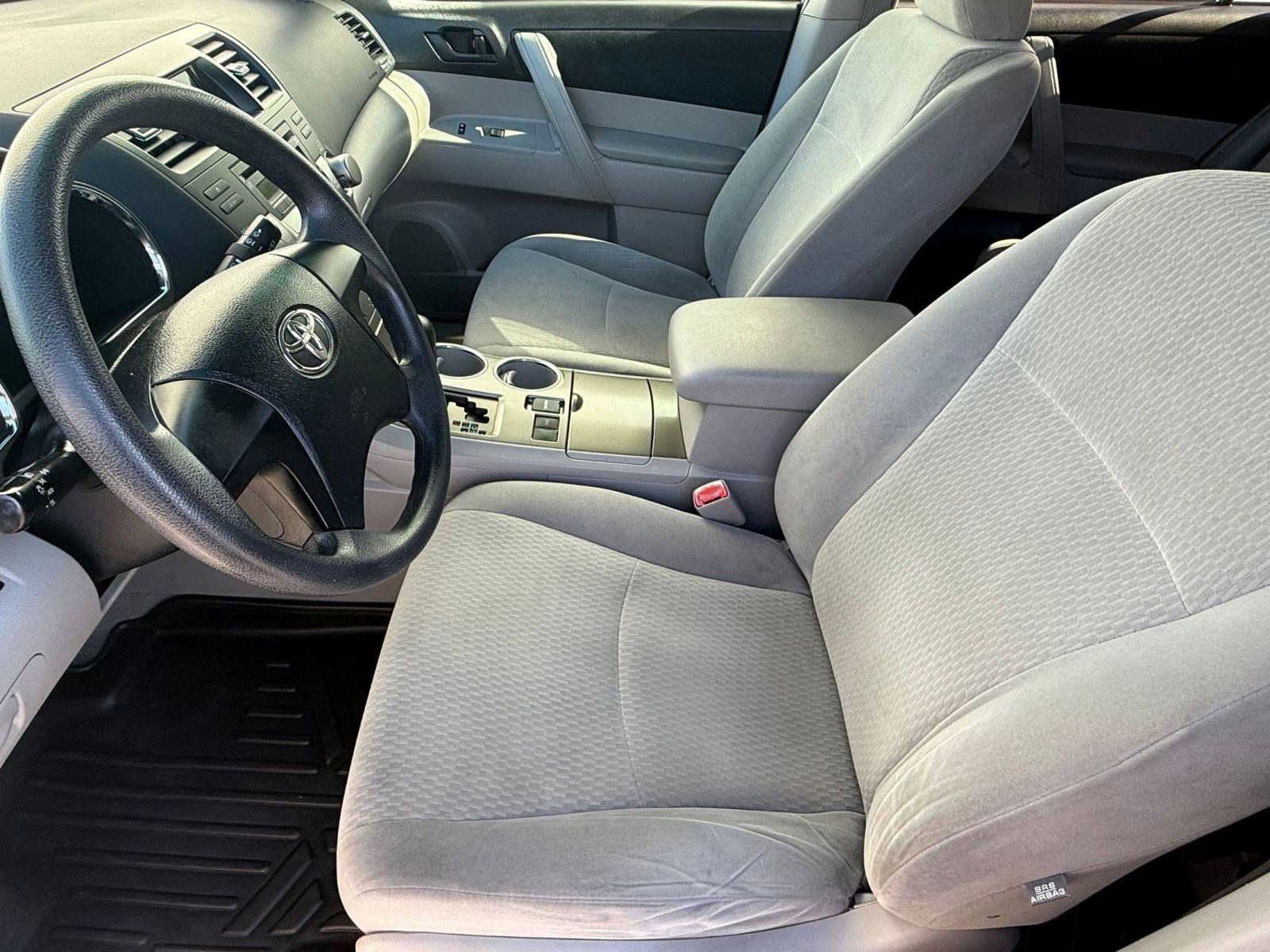 Used 2010 Toyota Highlander Base image 5