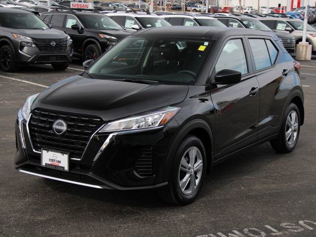 Certified 2025 Nissan Kicks Play S FWD image 7