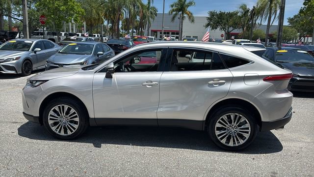 Certified 2023 Toyota Venza XLE AWD/4WD image 4