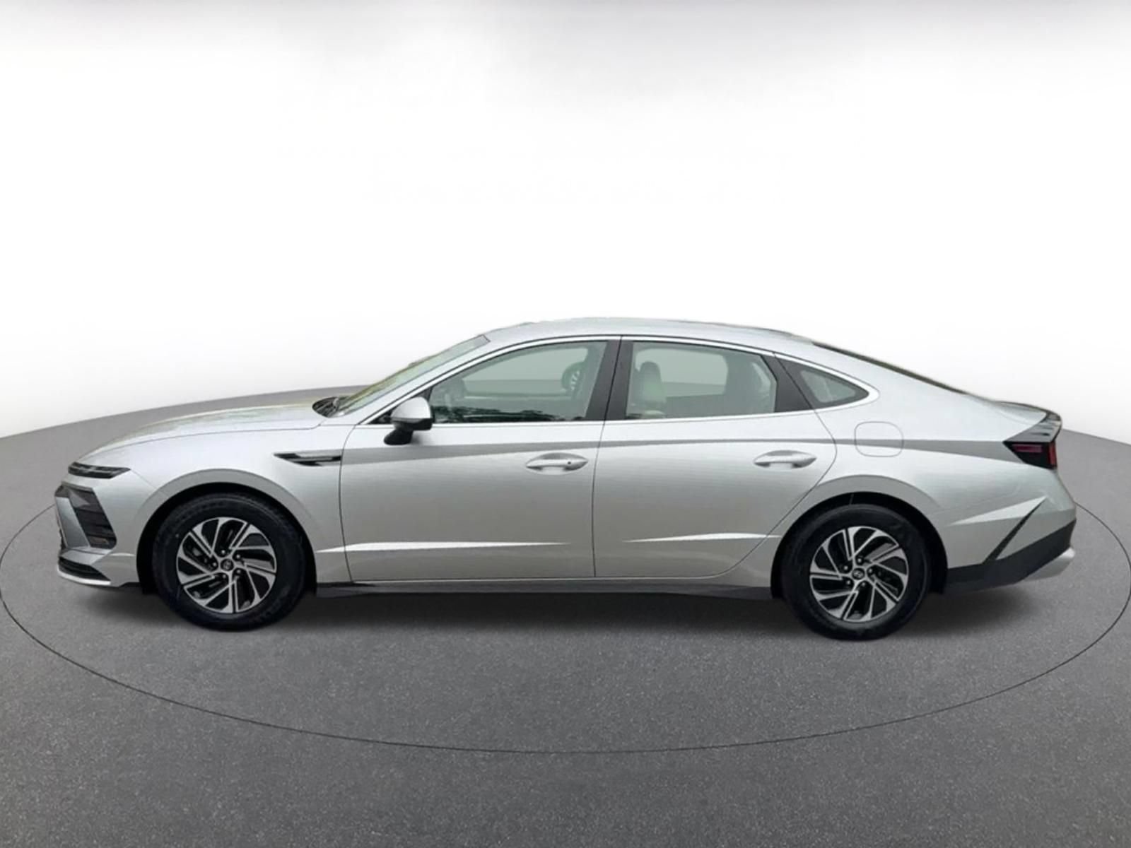 Used 2026 Hyundai Sonata Blue FWD image 7