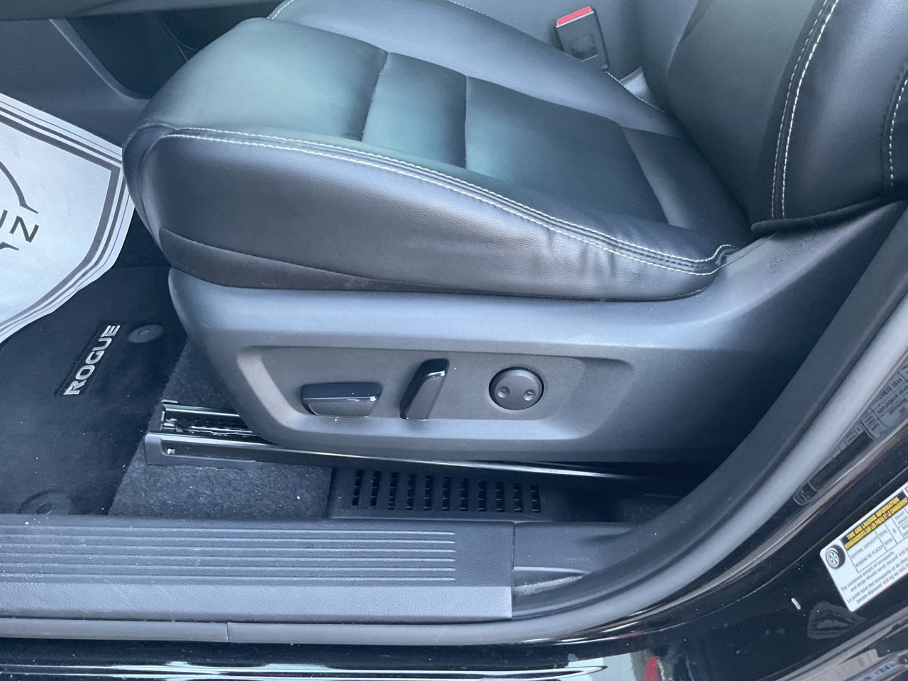 Used 2023 Nissan Rogue SL w/ SL Premium Package FWD image 7
