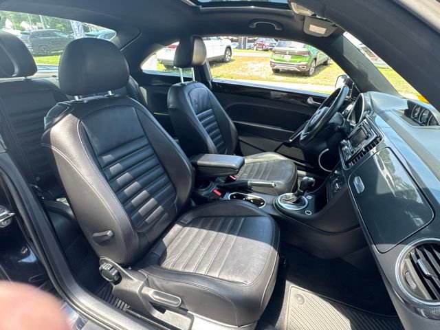 Used 2013 Volkswagen Beetle 2.0T FWD image 25