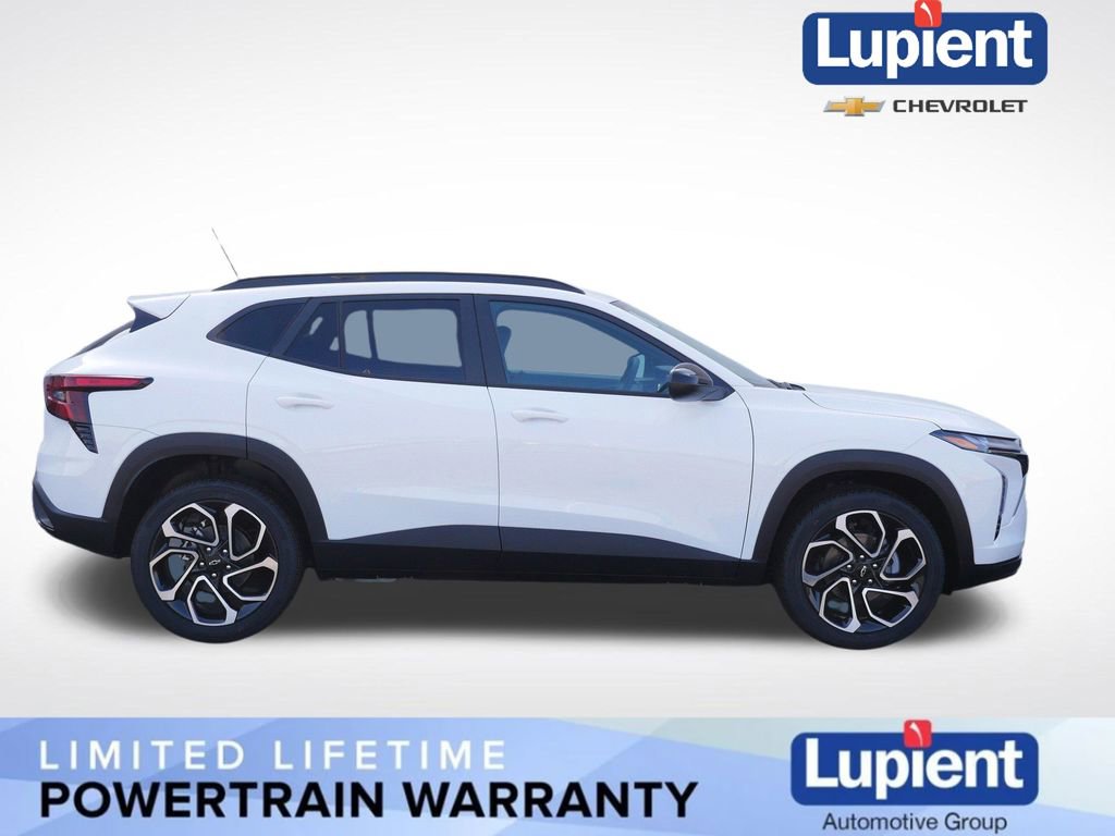 New 2026 Chevrolet Trax RS w/ Driver Confidence Package image 2