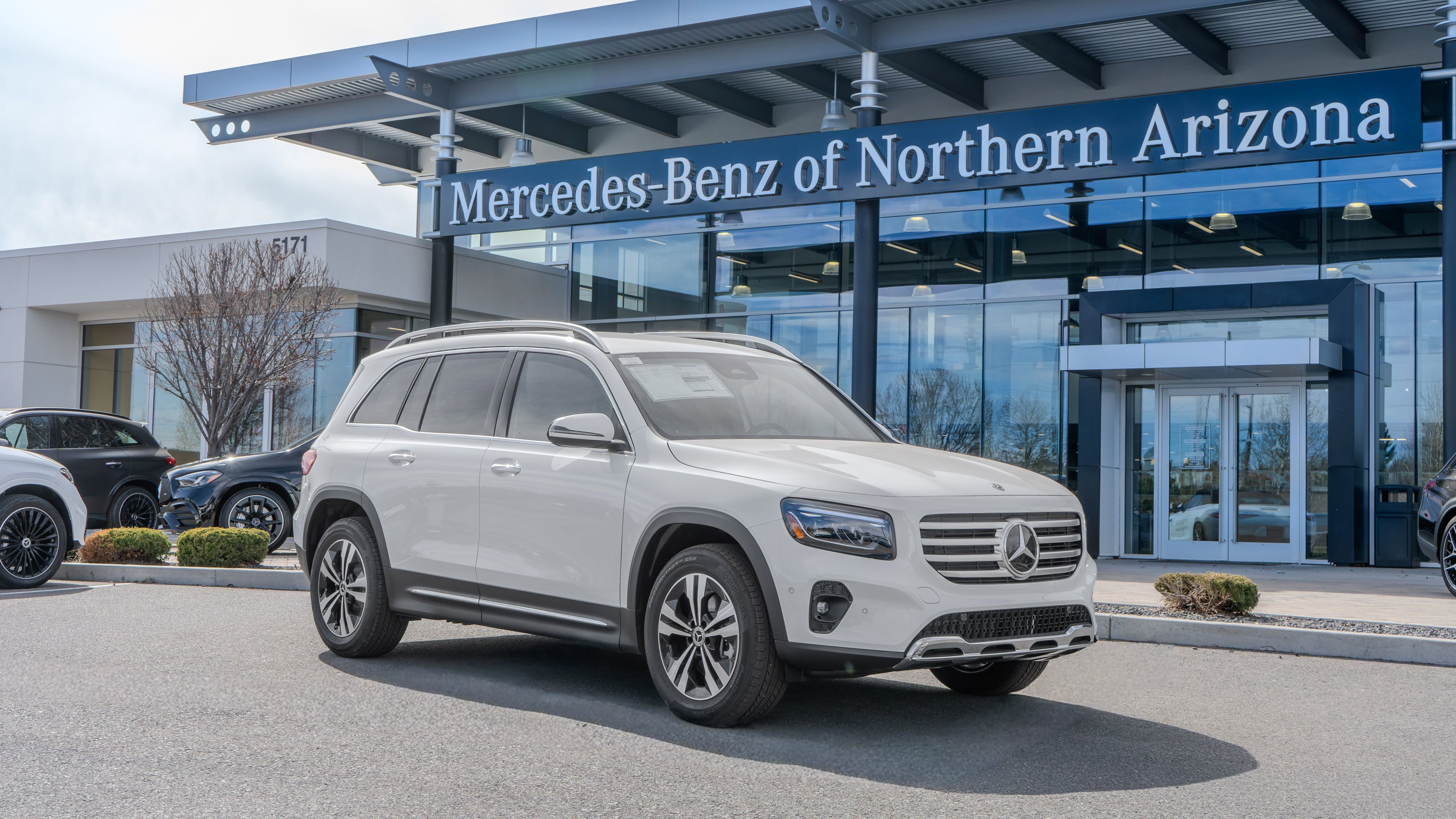 New 2026 Mercedes-Benz GLB 250 4MATIC image 1