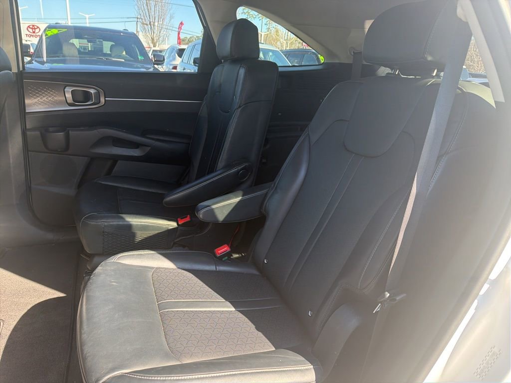 Used 2023 Kia Sorento EX image 13