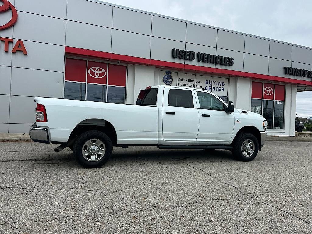 Used 2024 RAM 2500 Tradesman w/ Chrome Appearance Group AWD/4WD image 7