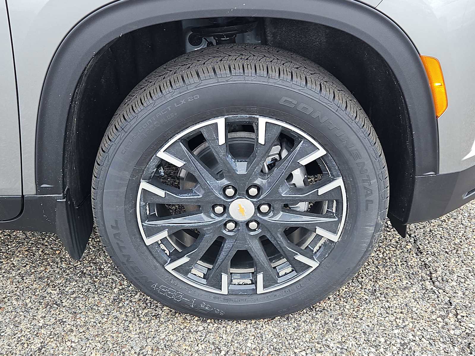 New 2026 Chevrolet Traverse LT w/ Sun and Wheel Package AWD/4WD image 3