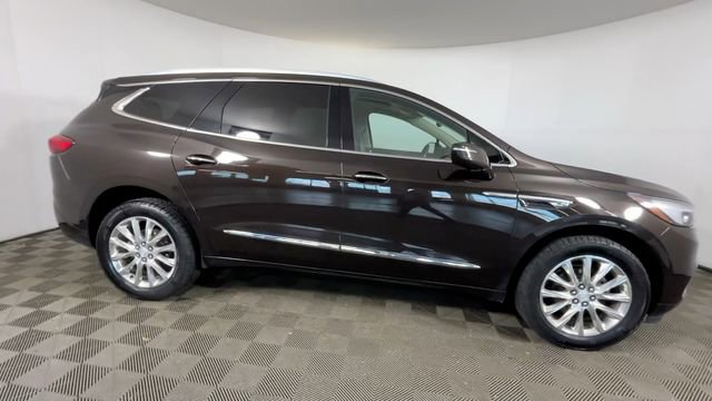 Used 2018 Buick Enclave Premium w/ Experience Buick Package FWD image 3