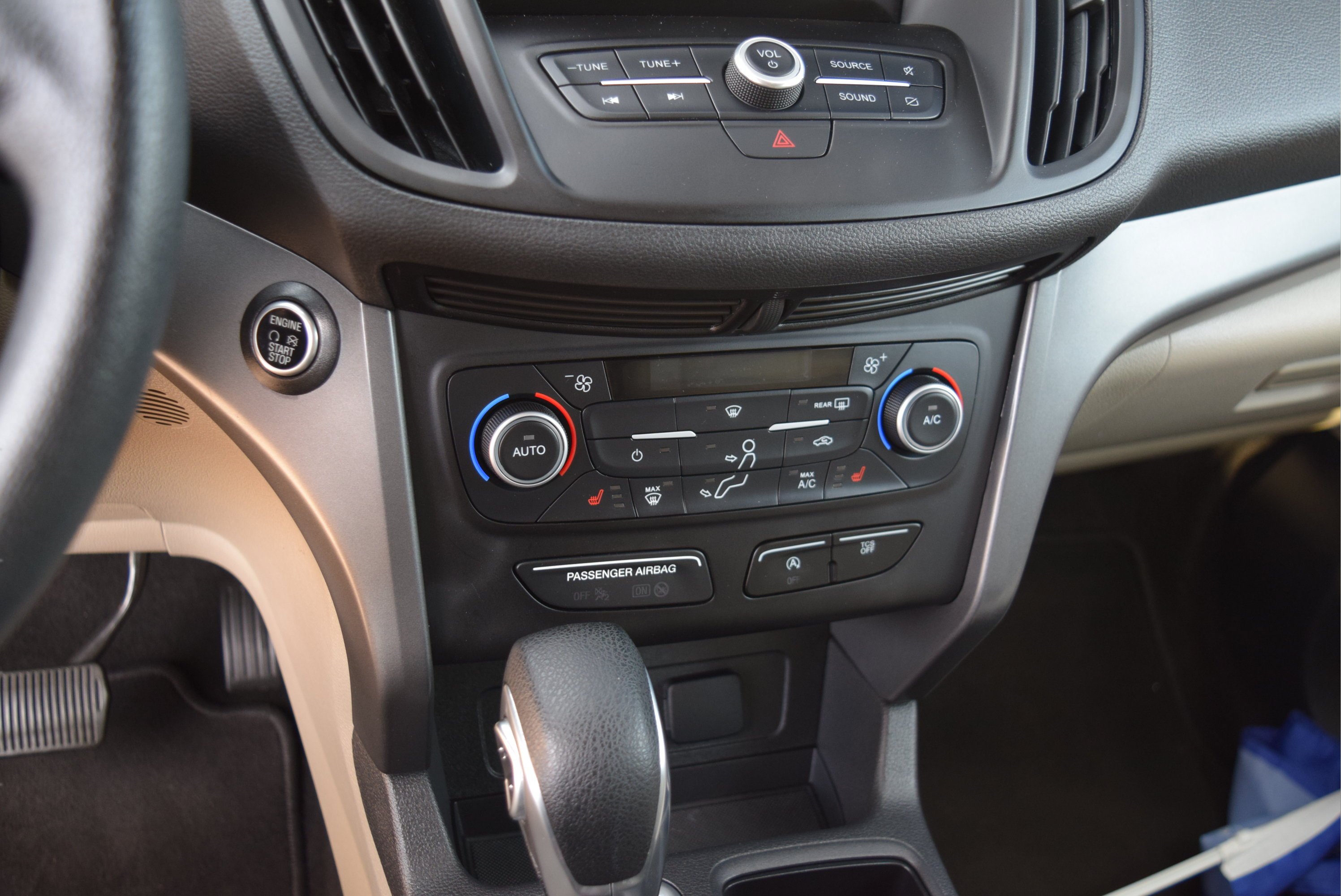 Used 2019 Ford Escape SE AWD/4WD image 14